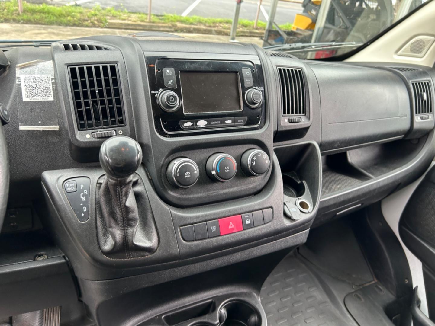 2018 White RAM Promaster 2500 High Roof Tradesman 159-in. WB (3C6TRVDG6JE) with an 3.6L V6 engine, 6A transmission, located at 1687 Business 35 S, New Braunfels, TX, 78130, (830) 625-7159, 29.655487, -98.051491 - Photo#12